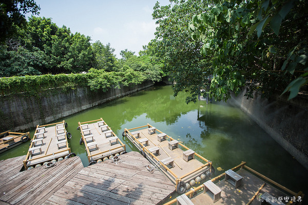 十鼓文化園區:【食記】{台南。仁德區}緊鄰奇美博物館的十鼓文化村陪伴您的假日時光