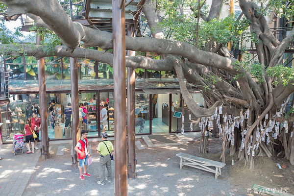 十鼓文化園區:【食記】{台南。仁德區}緊鄰奇美博物館的十鼓文化村陪伴您的假日時光