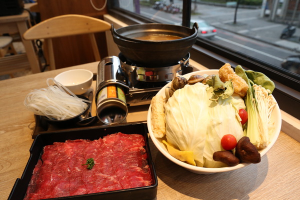 長鼻子泰式咖哩：[台南]東區平價好吃咖哩 成大校園美食 長鼻子泰式咖哩