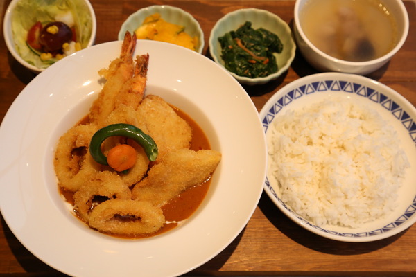 長鼻子泰式咖哩：[台南]東區平價好吃咖哩 成大校園美食 長鼻子泰式咖哩