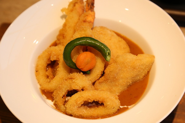 長鼻子泰式咖哩：[台南]東區平價好吃咖哩 成大校園美食 長鼻子泰式咖哩