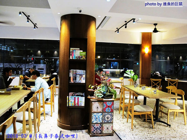 長鼻子泰式咖哩:(台南。東區美食)『長鼻子泰式咖哩』位於成大校區內(一個人也能吃的泰式料理)。套餐方式,飯.麵.鍋物,任你選^^