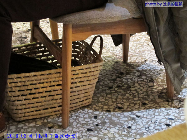 長鼻子泰式咖哩:(台南。東區美食)『長鼻子泰式咖哩』位於成大校區內(一個人也能吃的泰式料理)。套餐方式,飯.麵.鍋物,任你選^^