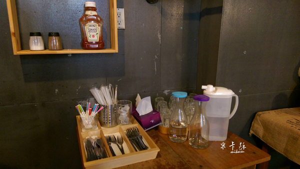 夏弄早午餐專賣店:【高雄/食﹡苓雅】市區平價早午餐.沐浴在夏日的午後.夏弄早午餐專賣店