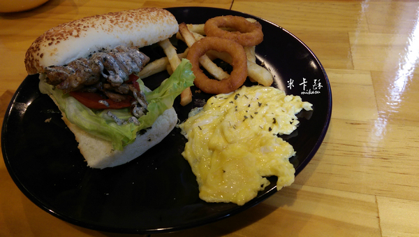 夏弄早午餐專賣店:【高雄/食﹡苓雅】市區平價早午餐.沐浴在夏日的午後.夏弄早午餐專賣店