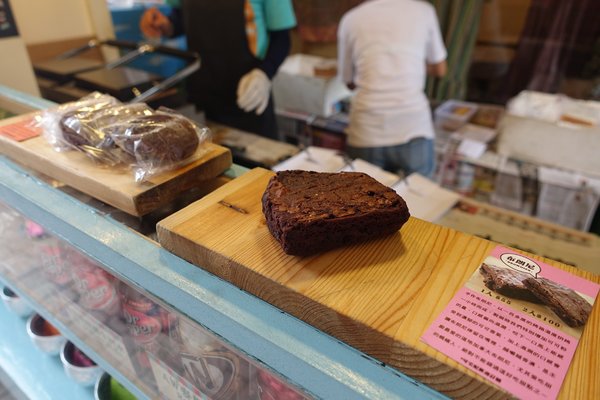 熱樂煎爆漿乳酪三明：(胖樺食記)台南中西區國華街「熱樂煎爆漿乳酪三明治」/五星主廚快餐車/起司控必訪/高雄有分店