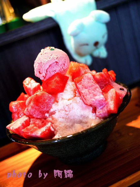 飲冰室之戀：【桃園冰店】飲冰室之戀-盛夏和各式冰品談一場戀愛吧．芒果冰/西瓜煉乳冰/果汁/抹茶紅豆冰