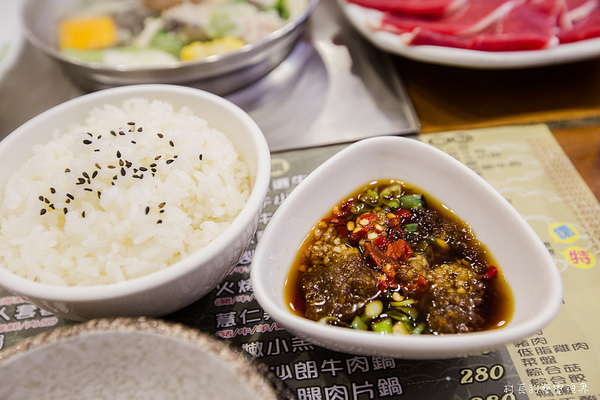 千町日式涮涮鍋：【食記】｛高雄。苓雅區｝吃鍋不一定要轟轟烈烈，千町日式涮涮鍋讓人有平淡就是幸福的感覺