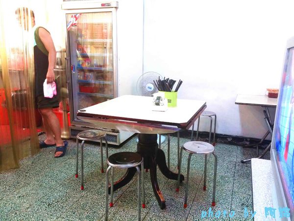 大鼎豬血湯：【桃園小吃】大鼎豬血湯-豬血滑嫩似豆腐．豬血湯/炒米粉/豬血糕