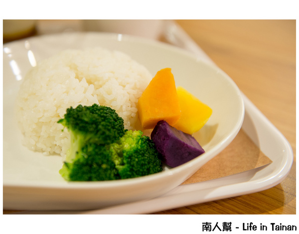 家咖哩(台南成大店):【台南市東區-美食】家咖哩(台南成大店)~~使用無毒新鮮香料食材做成的咖哩