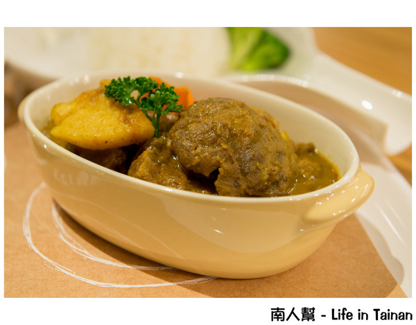 家咖哩(台南成大店):【台南市東區-美食】家咖哩(台南成大店)~~使用無毒新鮮香料食材做成的咖哩