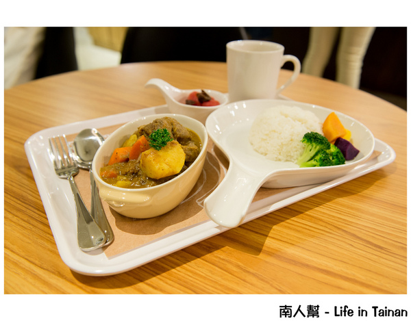 家咖哩(台南成大店):【台南市東區-美食】家咖哩(台南成大店)~~使用無毒新鮮香料食材做成的咖哩