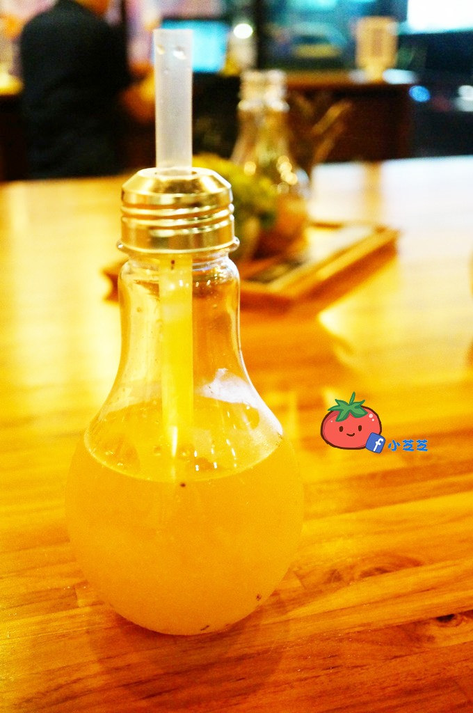 SHARETEA歇腳亭 燈泡奶茶