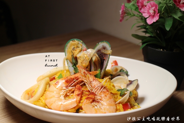 At. First Brunch 緣來:雙連早午餐『At. First Brunch 緣來』漢堡/義大利麵/燉飯/捷運雙連捷運站