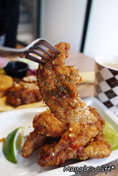 At. First Brunch 緣來:◆台北美食。捷運雙連站【At. First Brunch 緣來】高CP值美式早午餐~緣來給我活力滿滿的一天