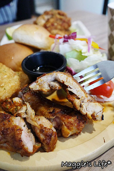 At. First Brunch 緣來:◆台北美食。捷運雙連站【At. First Brunch 緣來】高CP值美式早午餐~緣來給我活力滿滿的一天