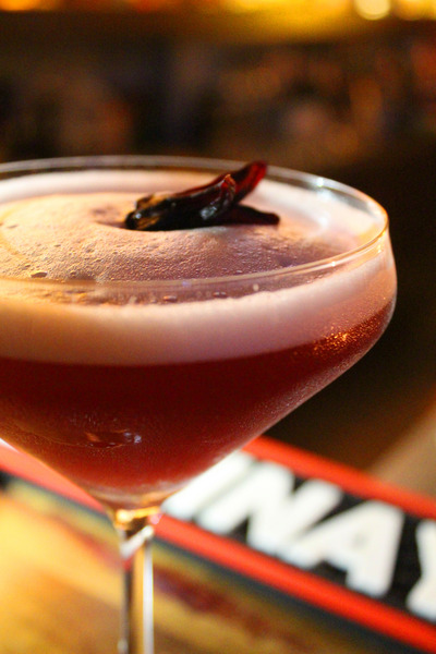 舊公寓：[台南]越夜越美麗 女孩愛的無菸酒吧 舊公寓酒吧