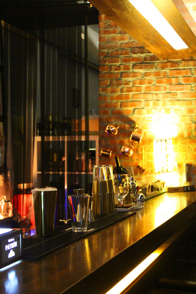 舊公寓：[台南]越夜越美麗 女孩愛的無菸酒吧 舊公寓酒吧