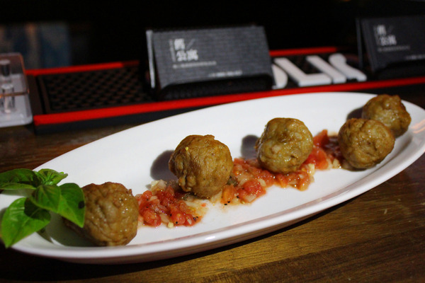 舊公寓：[台南]越夜越美麗 女孩愛的無菸酒吧 舊公寓酒吧