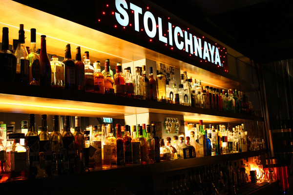 舊公寓：[台南]越夜越美麗 女孩愛的無菸酒吧 舊公寓酒吧