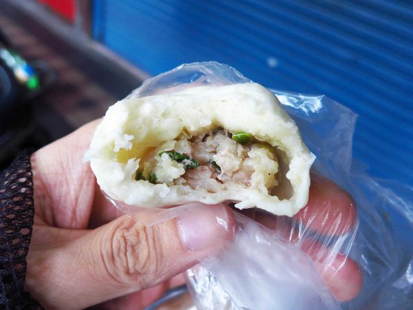 【三重小吃】忠孝路無名5元小籠包、煎包-早餐