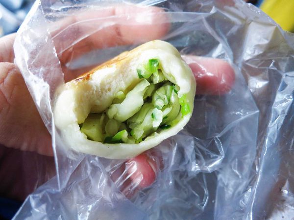 【三重小吃】忠孝路無名5元小籠包、煎包-早餐