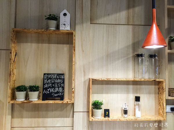 丹路牛排:【食記】{高雄。苓雅區}從夜市起家走向時尚的丹路原塊牛排