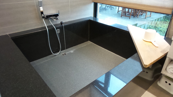 悠悅光 Aura Villa：【宜蘭住宿】☪Aura Villa悠悅光~鄰近冬山梅花湖☪玻璃屋的FU最美~游泳池VIEW及涼亭和躺椅❤很有渡假的氣氛呦❤