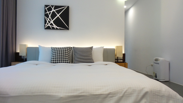 悠悅光 Aura Villa：【宜蘭住宿】☪Aura Villa悠悅光~鄰近冬山梅花湖☪玻璃屋的FU最美~游泳池VIEW及涼亭和躺椅❤很有渡假的氣氛呦❤