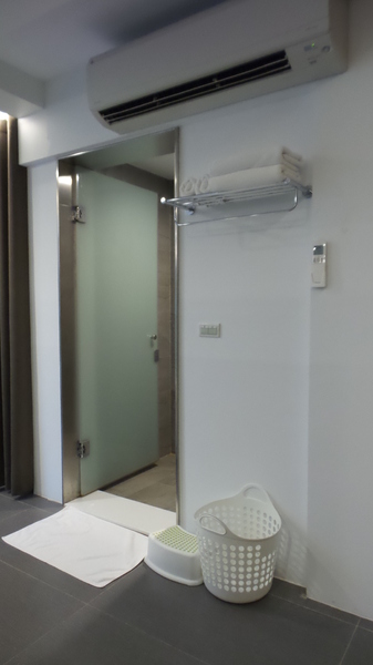 悠悅光 Aura Villa：【宜蘭住宿】☪Aura Villa悠悅光~鄰近冬山梅花湖☪玻璃屋的FU最美~游泳池VIEW及涼亭和躺椅❤很有渡假的氣氛呦❤