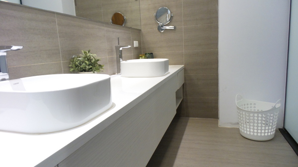 悠悅光 Aura Villa：【宜蘭住宿】☪Aura Villa悠悅光~鄰近冬山梅花湖☪玻璃屋的FU最美~游泳池VIEW及涼亭和躺椅❤很有渡假的氣氛呦❤