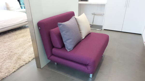 悠悅光 Aura Villa：【宜蘭住宿】☪Aura Villa悠悅光~鄰近冬山梅花湖☪玻璃屋的FU最美~游泳池VIEW及涼亭和躺椅❤很有渡假的氣氛呦❤