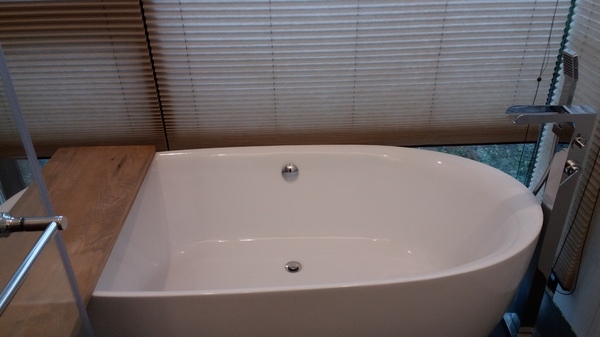 悠悅光 Aura Villa：【宜蘭住宿】☪Aura Villa悠悅光~鄰近冬山梅花湖☪玻璃屋的FU最美~游泳池VIEW及涼亭和躺椅❤很有渡假的氣氛呦❤