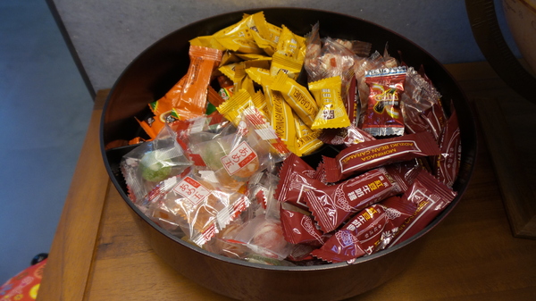 悠悅光 Aura Villa：【宜蘭住宿】☪Aura Villa悠悅光~鄰近冬山梅花湖☪玻璃屋的FU最美~游泳池VIEW及涼亭和躺椅❤很有渡假的氣氛呦❤