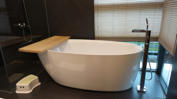 悠悅光 Aura Villa：【宜蘭住宿】☪Aura Villa悠悅光~鄰近冬山梅花湖☪玻璃屋的FU最美~游泳池VIEW及涼亭和躺椅❤很有渡假的氣氛呦❤