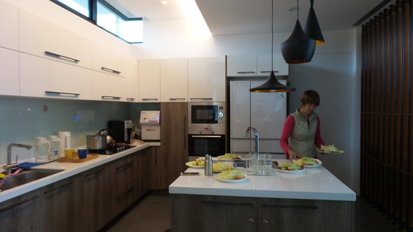 悠悅光 Aura Villa：【宜蘭住宿】☪Aura Villa悠悅光~鄰近冬山梅花湖☪玻璃屋的FU最美~游泳池VIEW及涼亭和躺椅❤很有渡假的氣氛呦❤