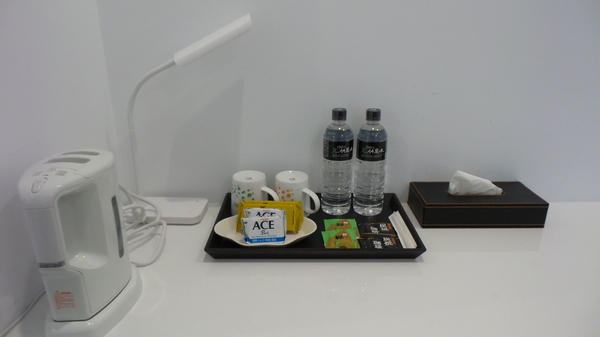 悠悅光 Aura Villa：【宜蘭住宿】☪Aura Villa悠悅光~鄰近冬山梅花湖☪玻璃屋的FU最美~游泳池VIEW及涼亭和躺椅❤很有渡假的氣氛呦❤