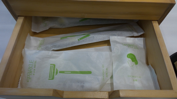 悠悅光 Aura Villa：【宜蘭住宿】☪Aura Villa悠悅光~鄰近冬山梅花湖☪玻璃屋的FU最美~游泳池VIEW及涼亭和躺椅❤很有渡假的氣氛呦❤