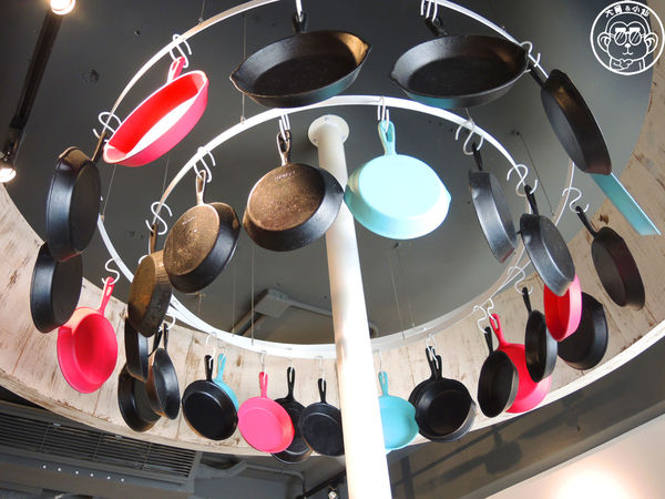 O by Locofood：呷飽祙【台北松山･O by Locofood】鐵鍋蛋捲專門店