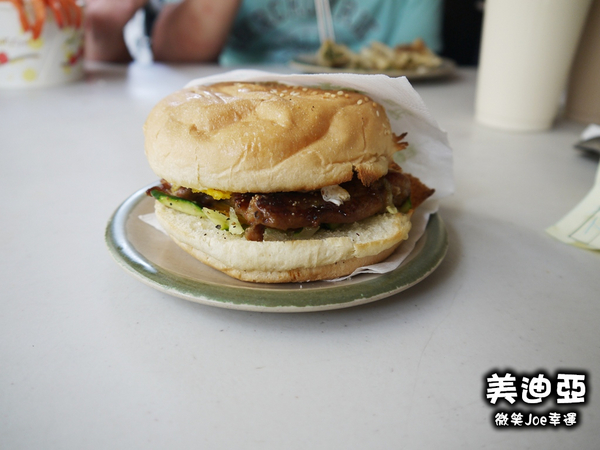 美迪亞漢堡：[高雄前金]美迪亞漢堡店，這鍋燒系列整個擊中我們的心。