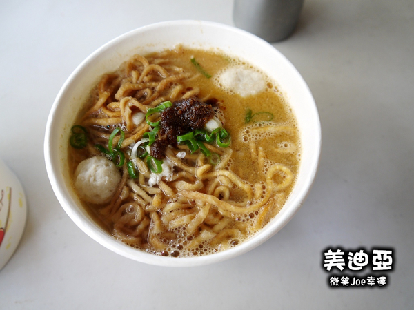 美迪亞漢堡：[高雄前金]美迪亞漢堡店，這鍋燒系列整個擊中我們的心。