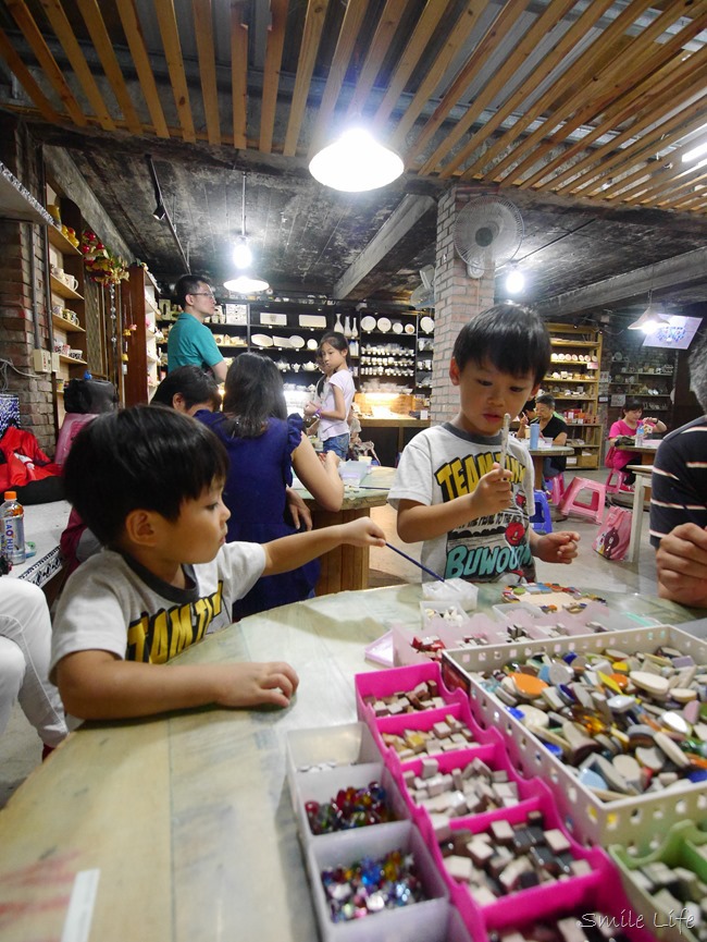 │新北│親子Fun暑假。鶯歌老街「馬賽克陶趣家DIY」親子半日遊