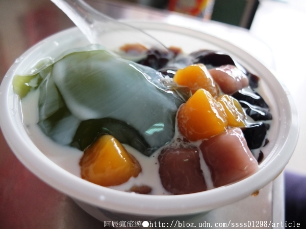阿Q凍圓(屏東):【美食特搜。屏東市】屏東阿Q凍圓。當天現做凍圓配料 夏日吃冰新去處 一賣15年的好口碑