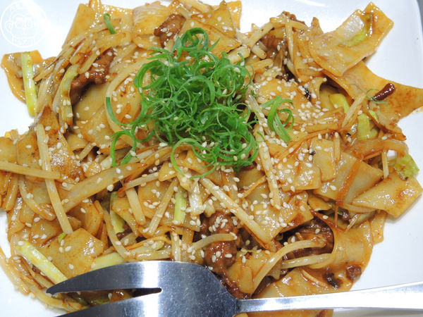 寶達港式餐廳：呷飽祙【台中西屯･寶達港式餐廳】脆皮吊燒雞實在一絕啊