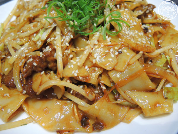 寶達港式餐廳：呷飽祙【台中西屯･寶達港式餐廳】脆皮吊燒雞實在一絕啊