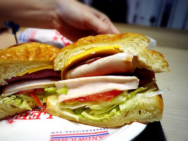 Lee's Sandwiches：Lee's Sandwiches