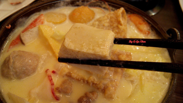 珍杏擱牛奶鍋物:【臺南Ω北區】珍杏擱牛奶鍋物。選用綠光牧場牛奶,湯頭奶香濃郁(二訪)