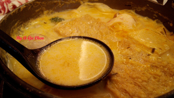 珍杏擱牛奶鍋物:【臺南Ω北區】珍杏擱牛奶鍋物。選用綠光牧場牛奶,湯頭奶香濃郁(二訪)