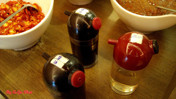 珍杏擱牛奶鍋物:【臺南Ω北區】珍杏擱牛奶鍋物。選用綠光牧場牛奶,湯頭奶香濃郁(二訪)