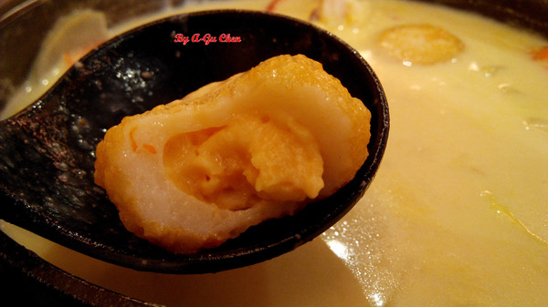 珍杏擱牛奶鍋物:【臺南Ω北區】珍杏擱牛奶鍋物。選用綠光牧場牛奶,湯頭奶香濃郁(二訪)